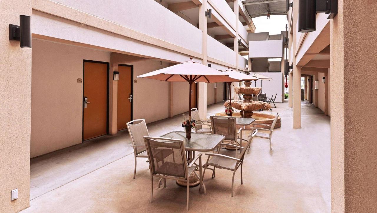 Magnuson Hotel Nashville North Goodlettsville Exterior photo