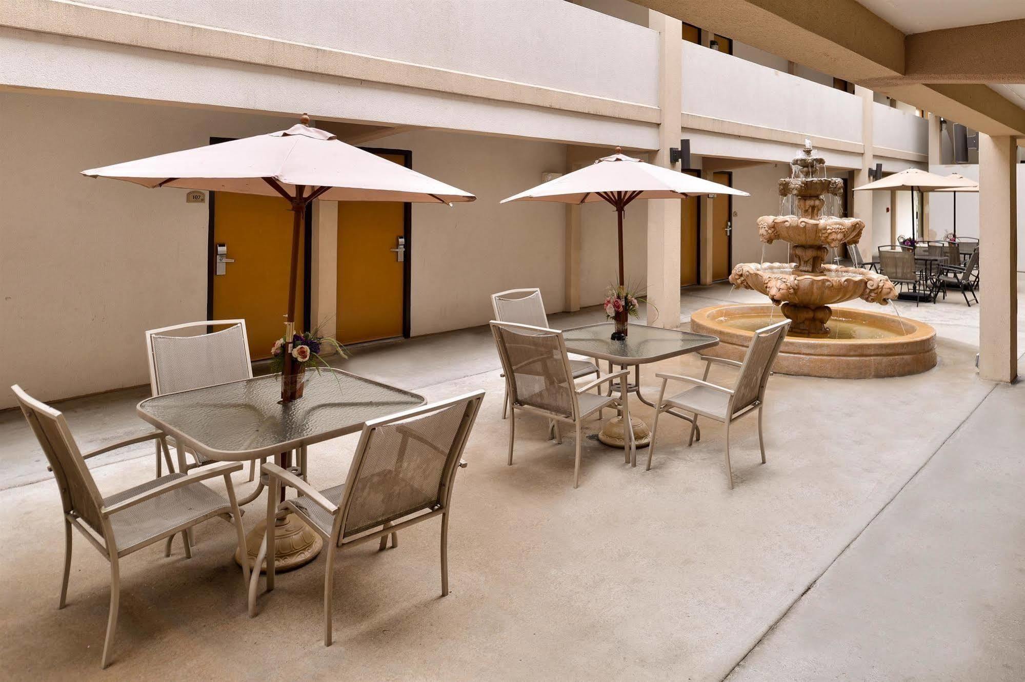 Magnuson Hotel Nashville North Goodlettsville Exterior photo